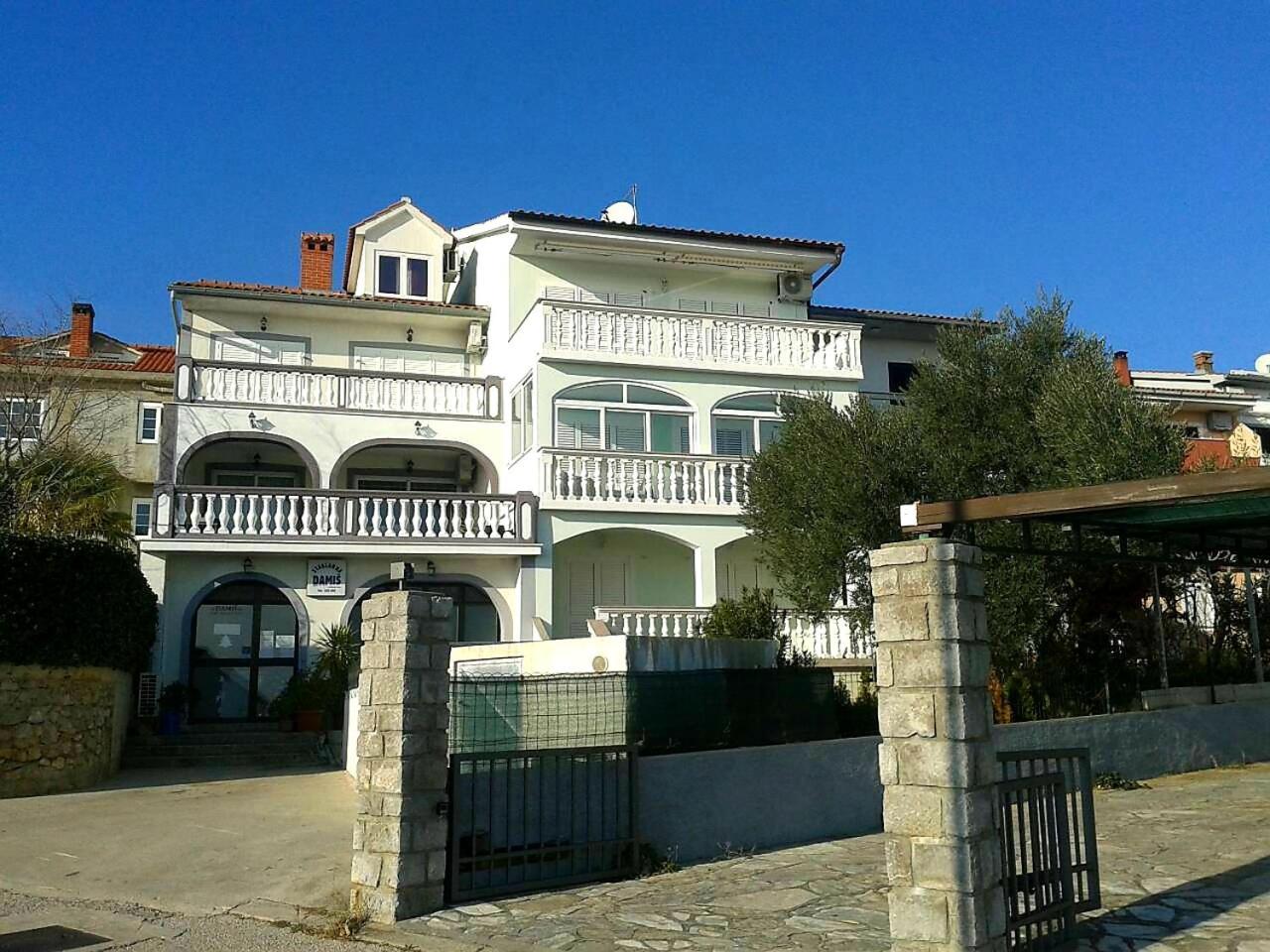 Apartmani Djurda Кърк Екстериор снимка
