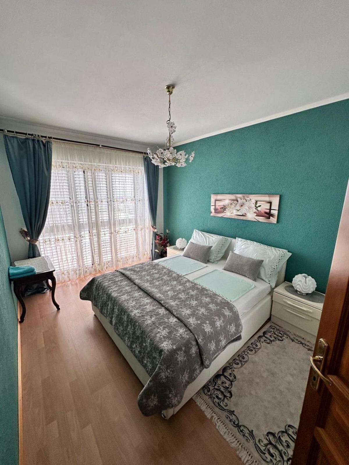 Apartmani Djurda Кърк Екстериор снимка