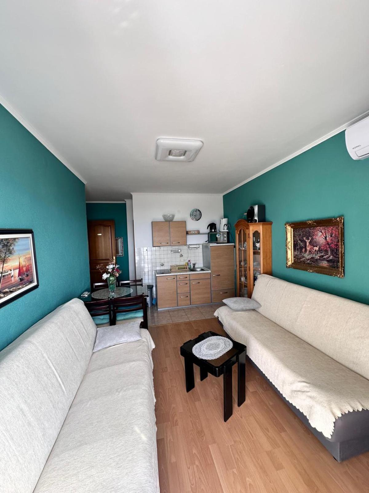 Apartmani Djurda Кърк Екстериор снимка