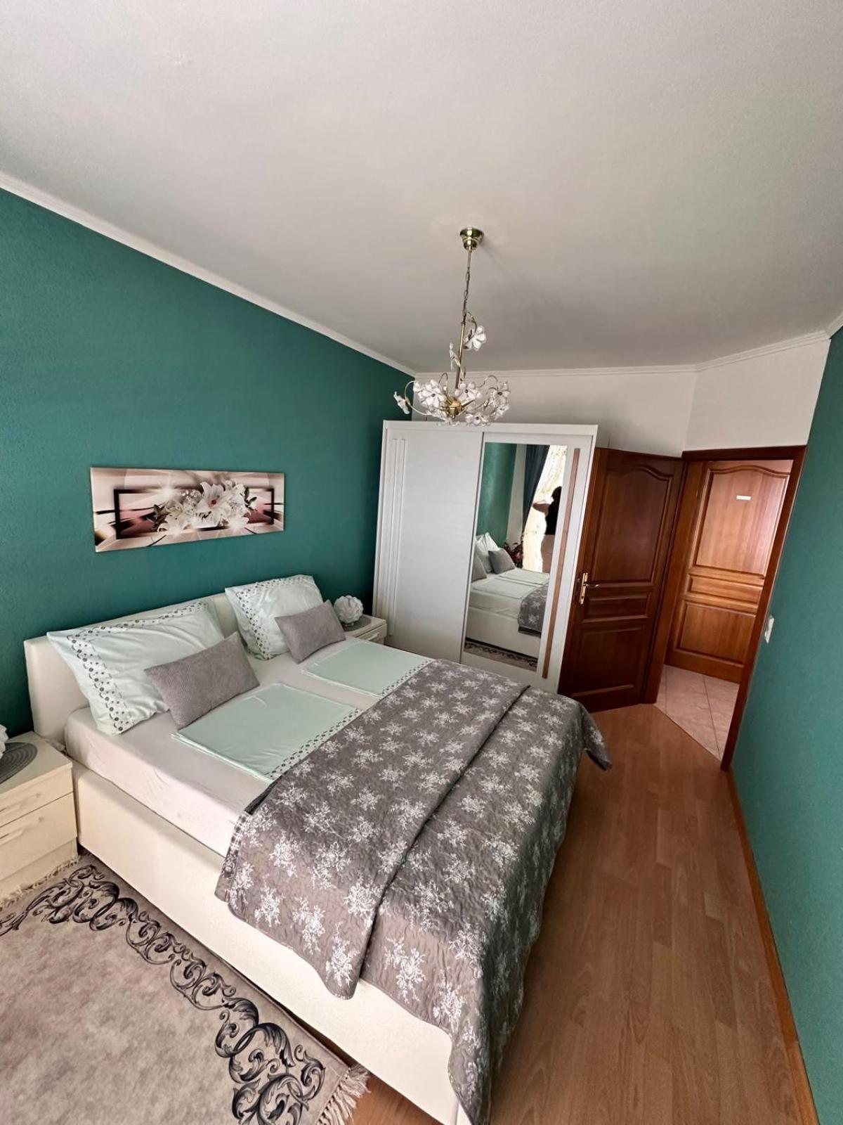 Apartmani Djurda Кърк Екстериор снимка