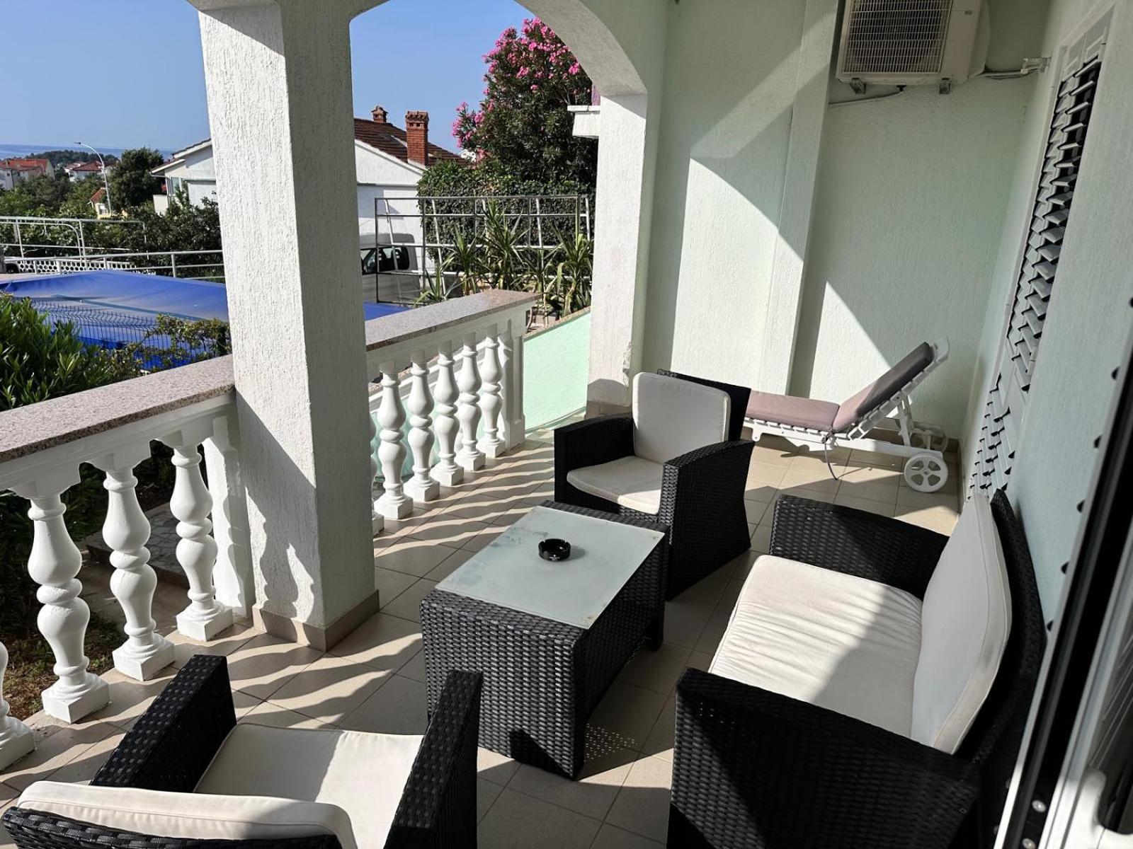 Apartmani Djurda Кърк Екстериор снимка