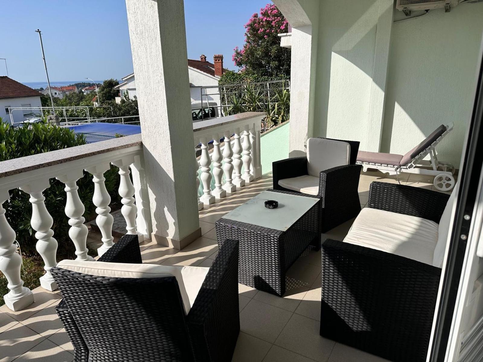 Apartmani Djurda Кърк Екстериор снимка
