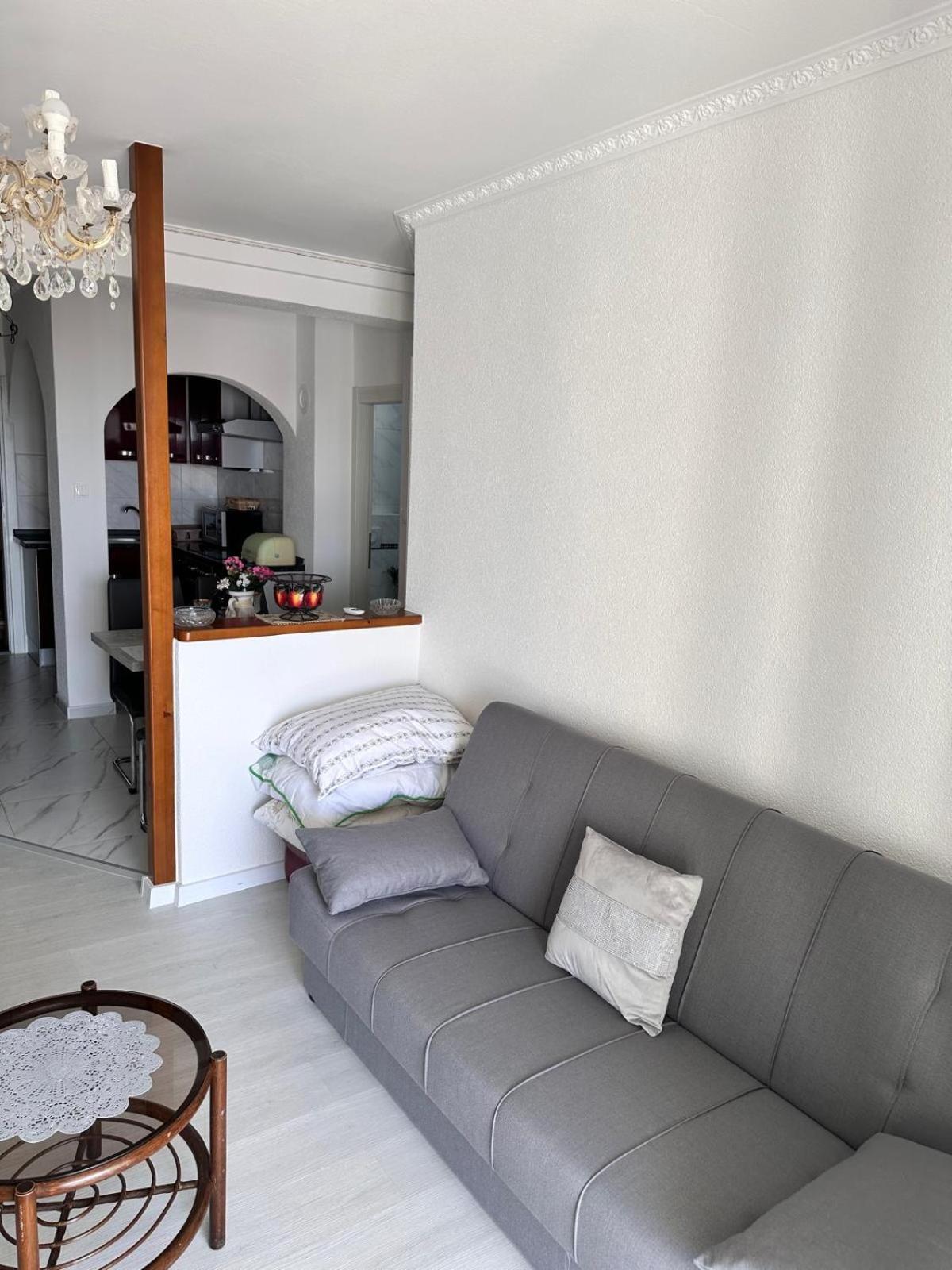 Apartmani Djurda Кърк Екстериор снимка