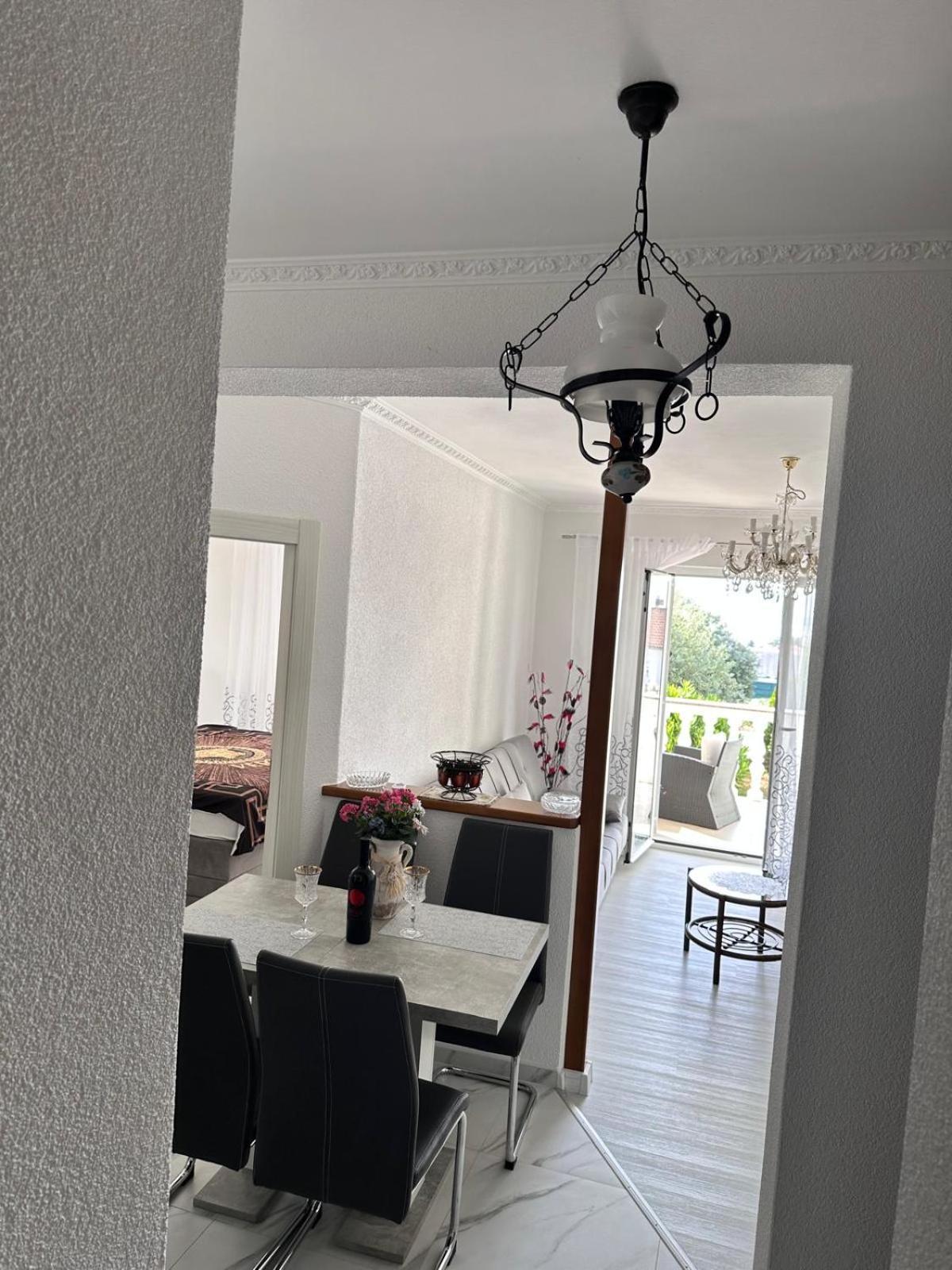 Apartmani Djurda Кърк Екстериор снимка